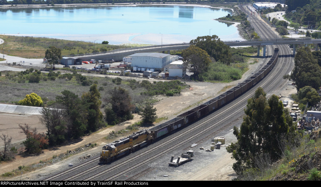 UP 1939 Leads the LSF51 22